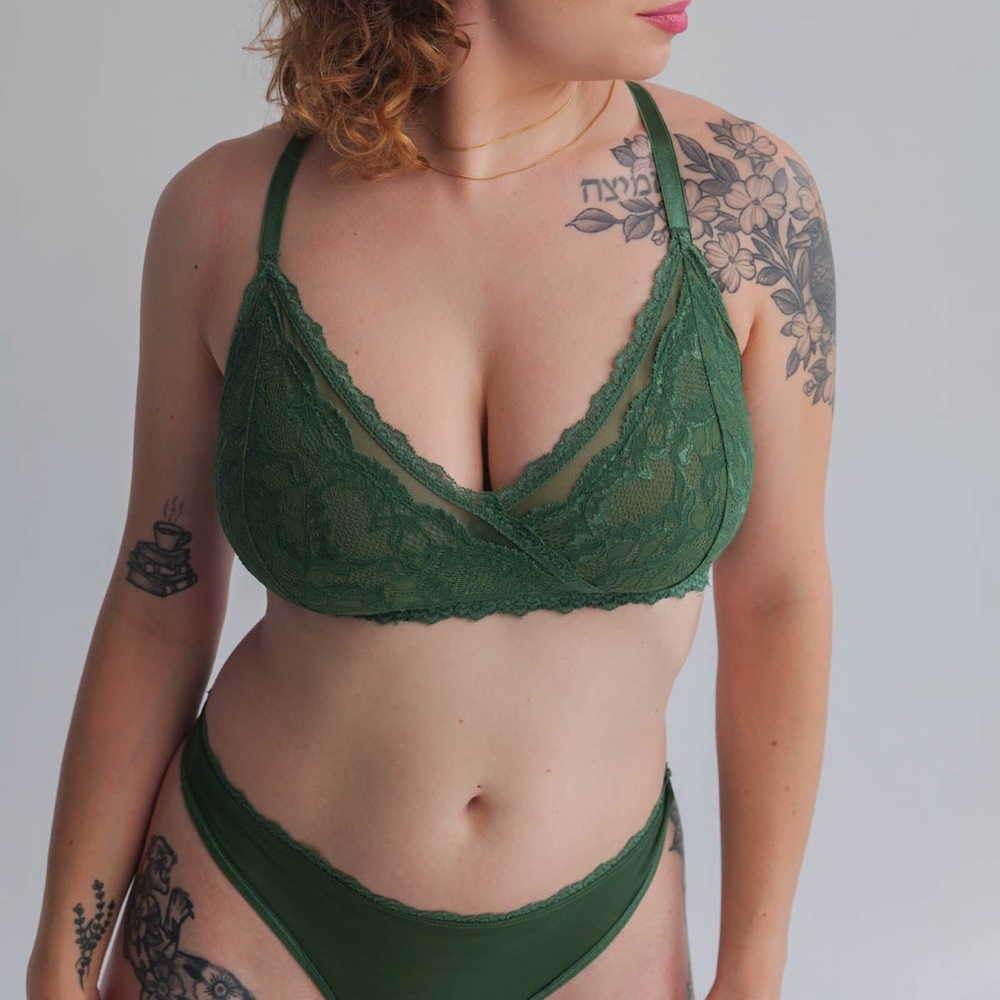 NWOT Uye Surana green easy lace bralette m/l